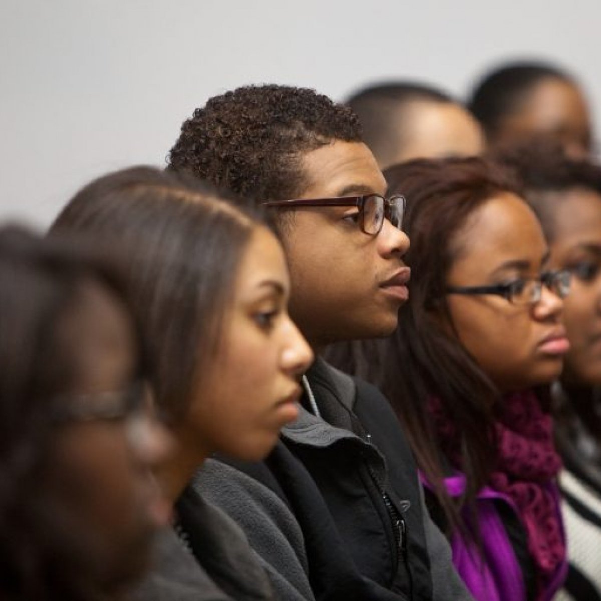 Comissão debate acesso ao trabalho digno para jovens mulheres negras