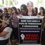 Ato reúne milhares por fim da violência contra a mulher