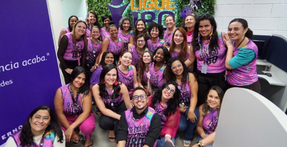 Ministério das Mulheres mobiliza equipe do Ligue 180 para o Carnaval