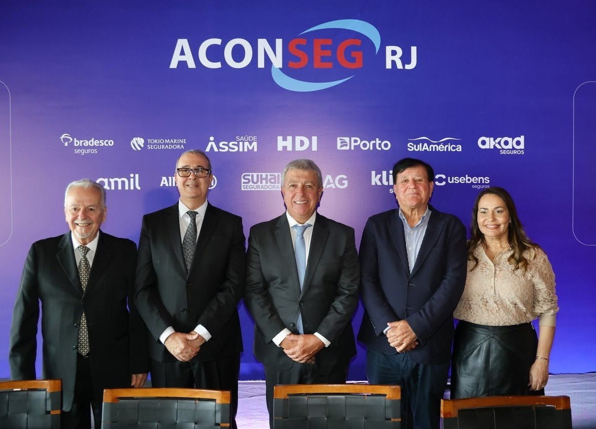 Aconseg-RJ: diretoria reeleita toma posse